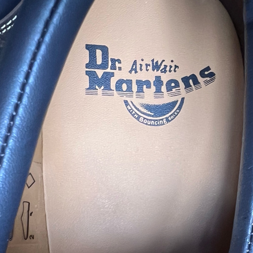 Dr. Martens NEW 8053 ARC CRAZY HORSE LEATHER PLATFORM CASUAL SHOES Size 11 - Picture 3 of 14